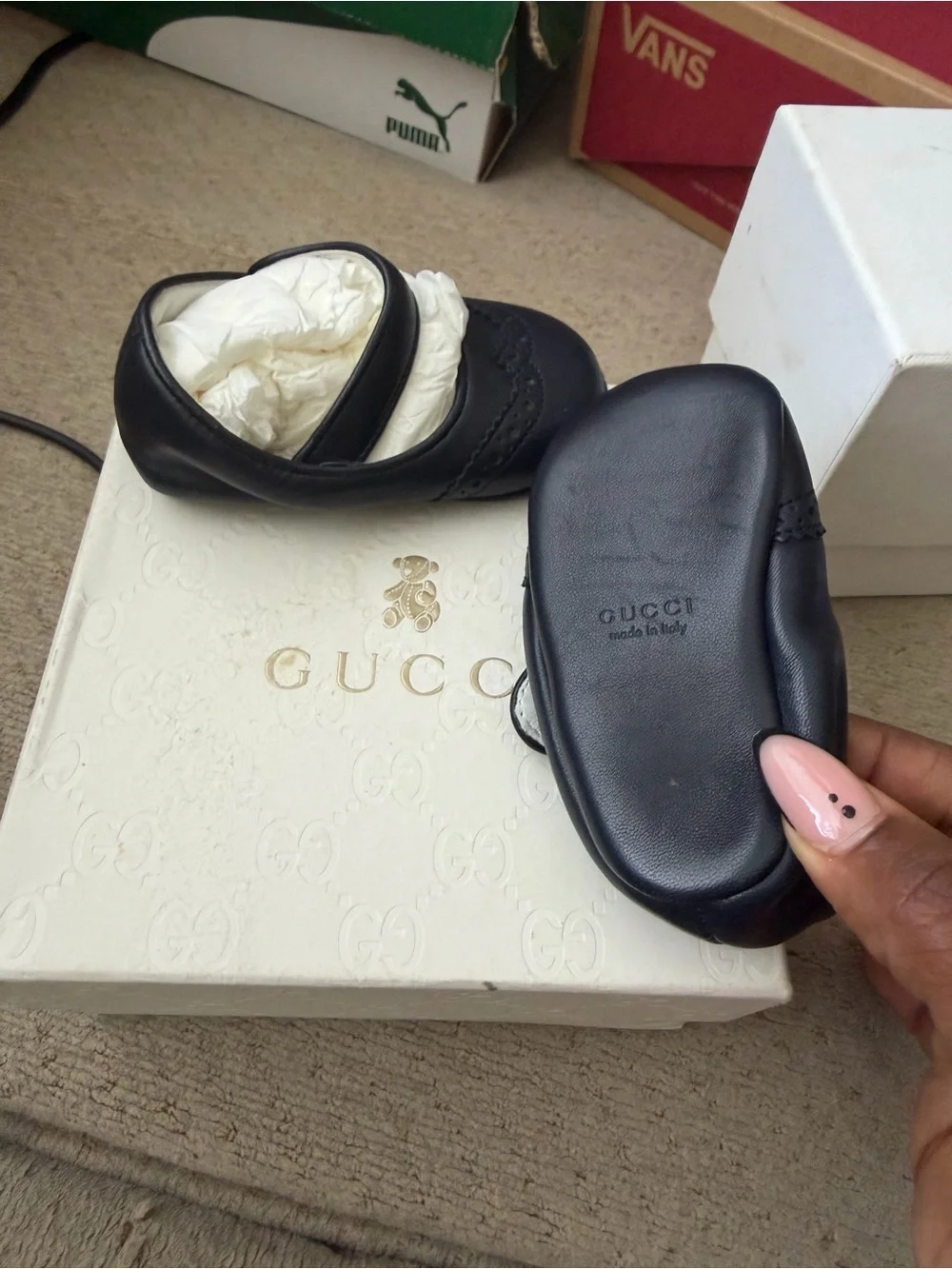 Gucci White Embossed Logo Shoe Box with Blue Label